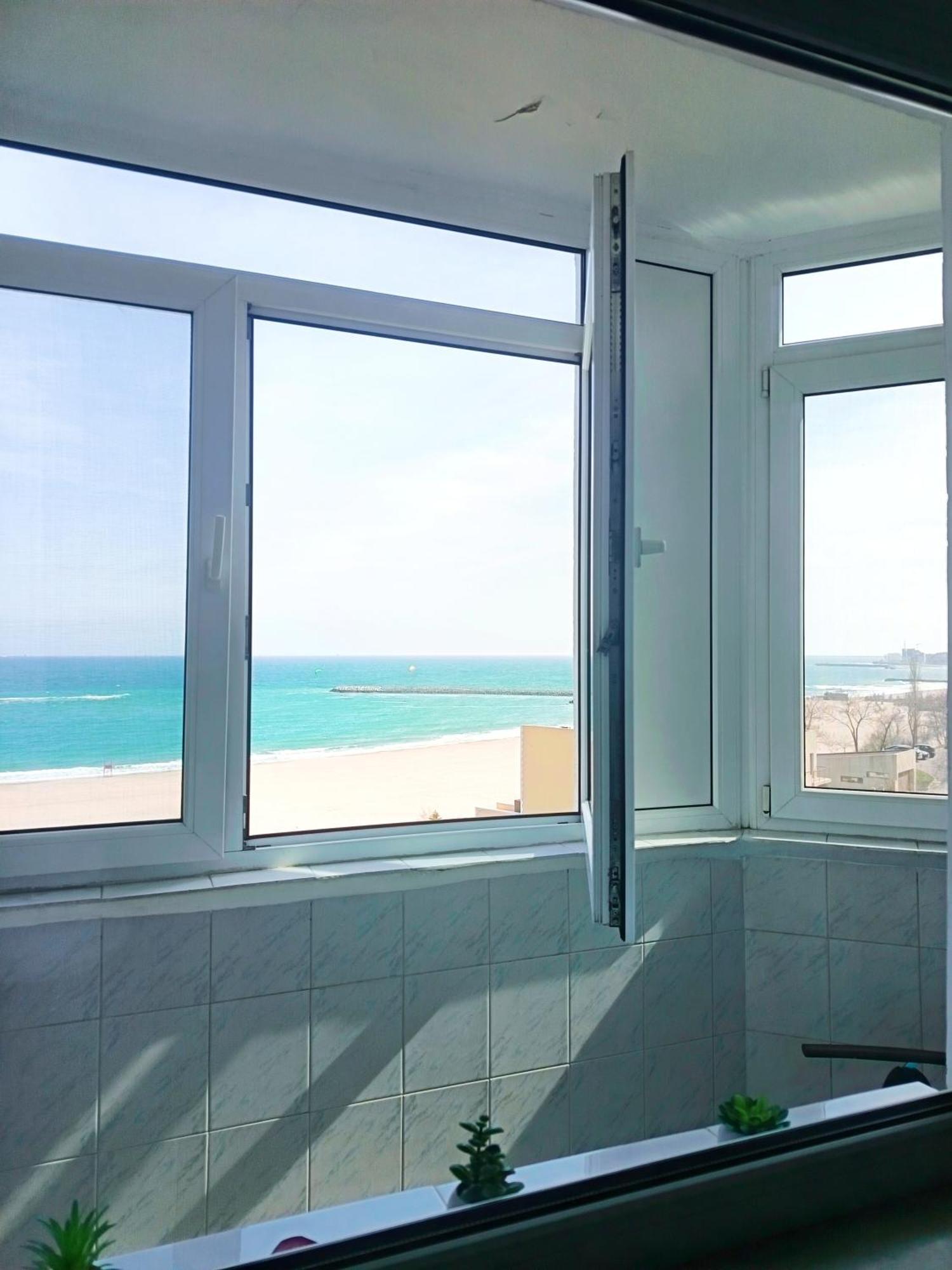 Sunrise Beachfront Relax Residence Констанца Екстер'єр фото